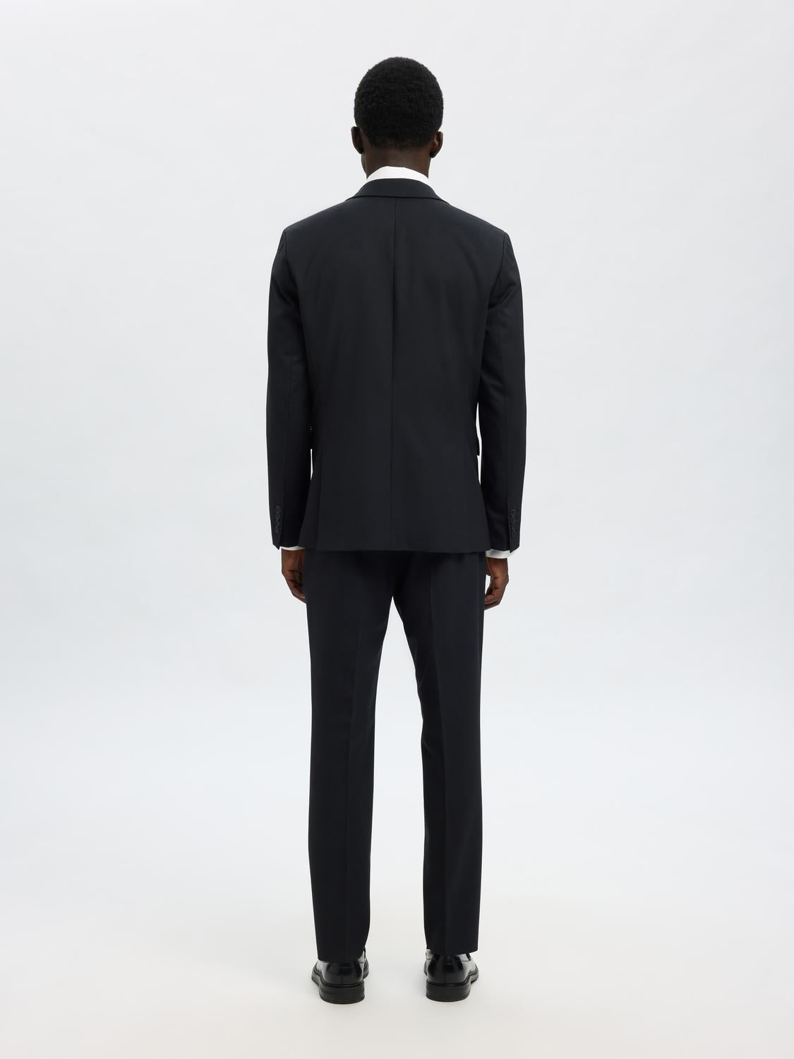 model_shot-back
